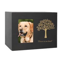 Zwarte houten urn met foto van labrador en gouden levensboom, tekst: forever in our heart