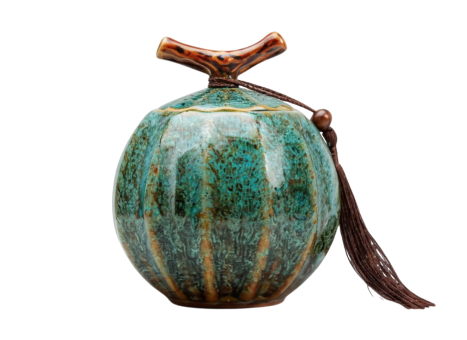 Keramische blauwgroene urn, pompoenvormig, met bruine kwast en takvormige dekselknop